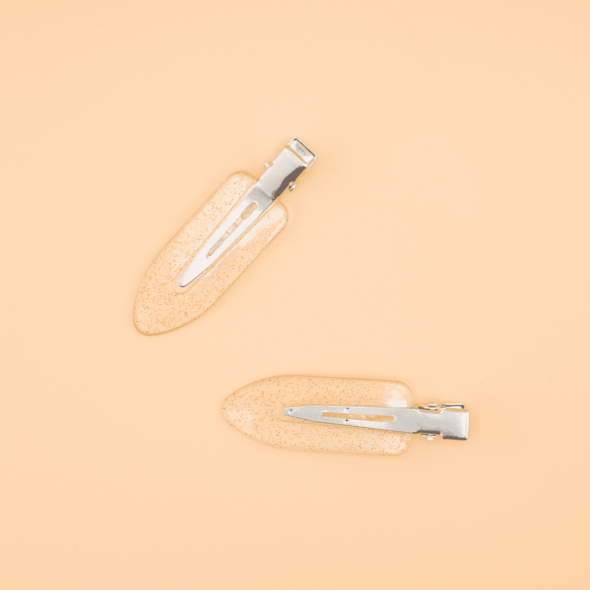 Hair clips image 0